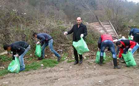 پاکسازی زباله در چهاردانگه و دودانگه توسط دوستداران محیط زیست