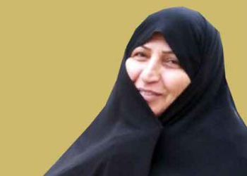 از ۱۵ نفر دانش آموز سال چهارم دبیرستان ۱۴ نفر معلم هستیم