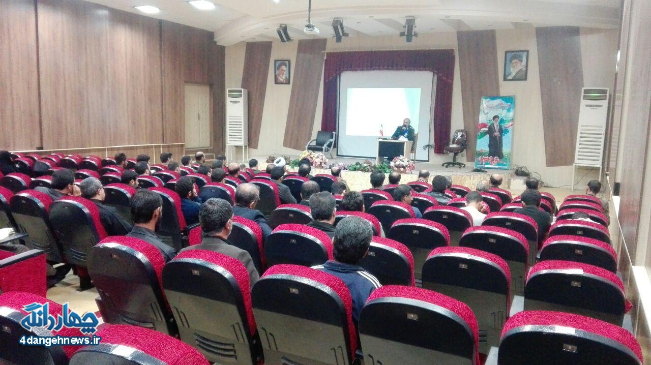 فرمانپذیری قاطع از ولایت فقیه عامل به زانو در آوردن آمریکاست