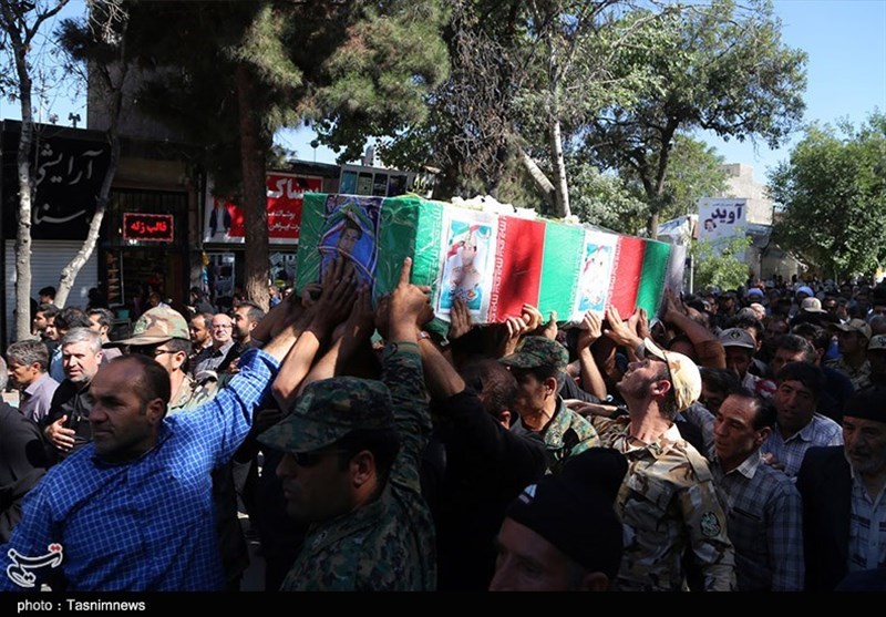 مازندران| مادر شهیدان یزدان‌خواه به همسر و فرزندان شهیدش پیوست
