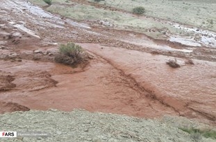 ۷ روستای‌ چهاردانگه درگیر سیل و بارش شدید باران شدند/خسارت به ۸ واحد مسکونی در روستای چالو