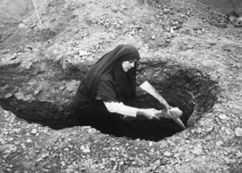 شیر زن چهاردانگه ای که همه را انگشت به دهان کرده بود