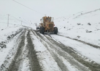 محورهای کوهستانی مازندران برفی است