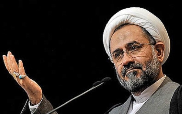 شهدای روحانی پرچمداران دفاع از ولایت هستند