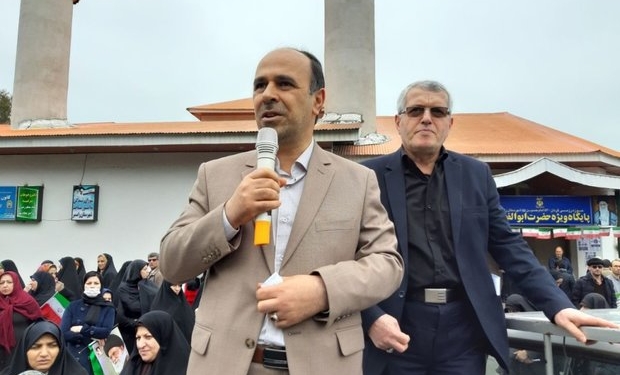 دشمن با اصل نظام و انقلاب مخالف است