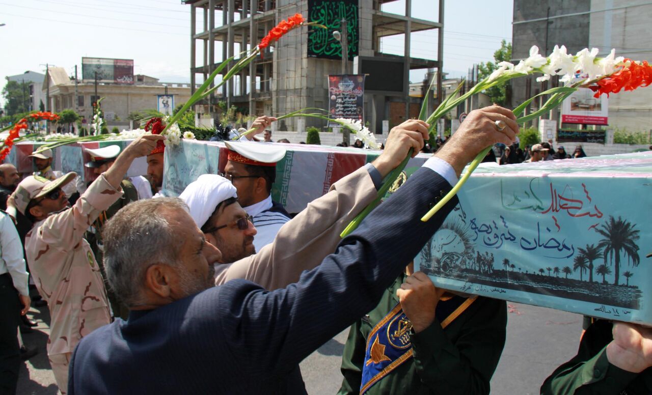 استقبال مردم نوشهر از چهار شهید گمنام دوران دفاع مقدس