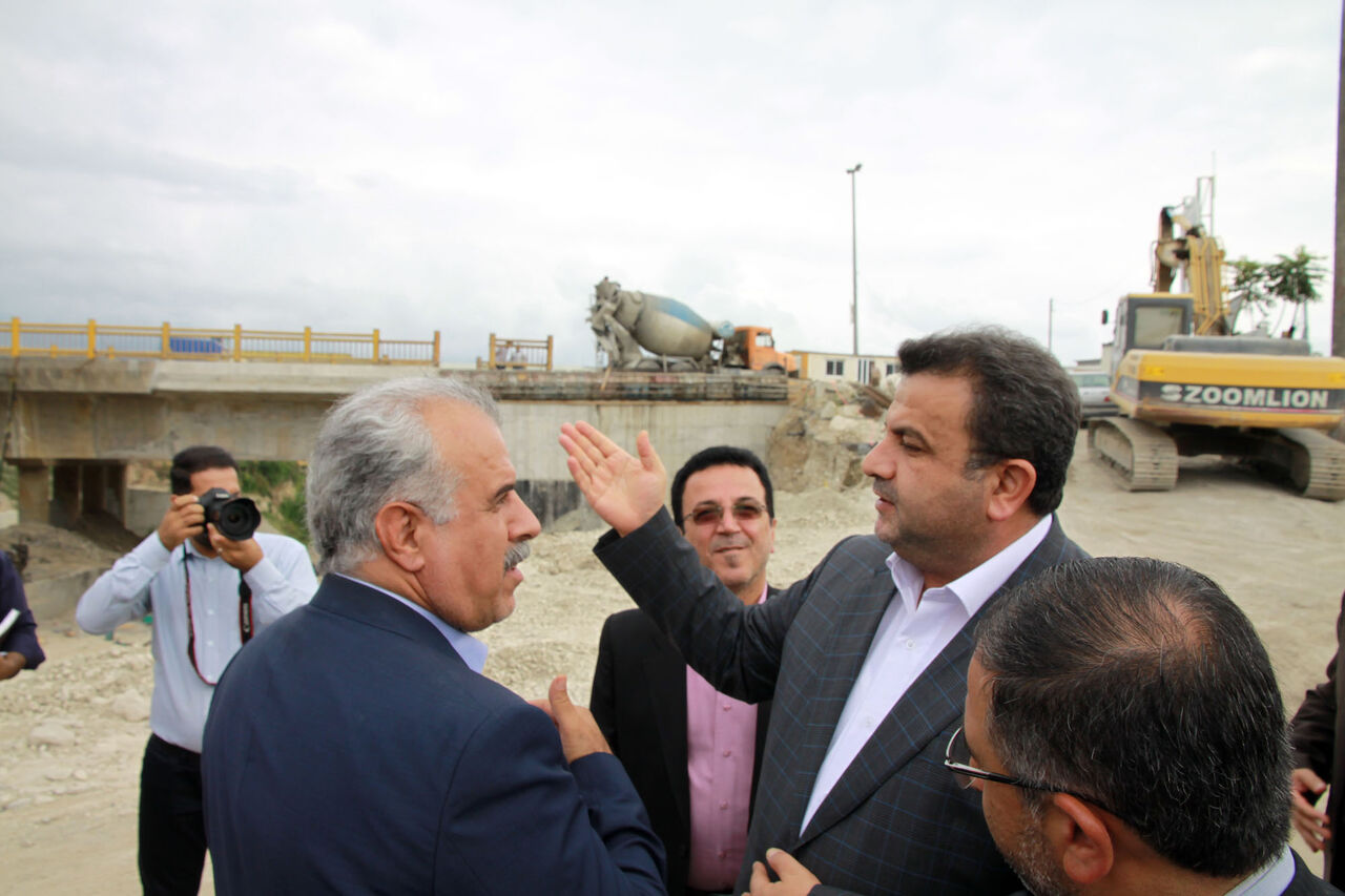 بازدید استاندار مازندران از پل در حال بازسازی ماشلک نوشهر