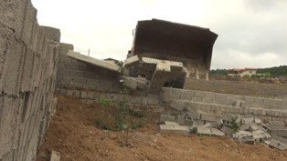 تخریب ساخت و سازهای غیرمجاز در چهاردانگه + فیلم