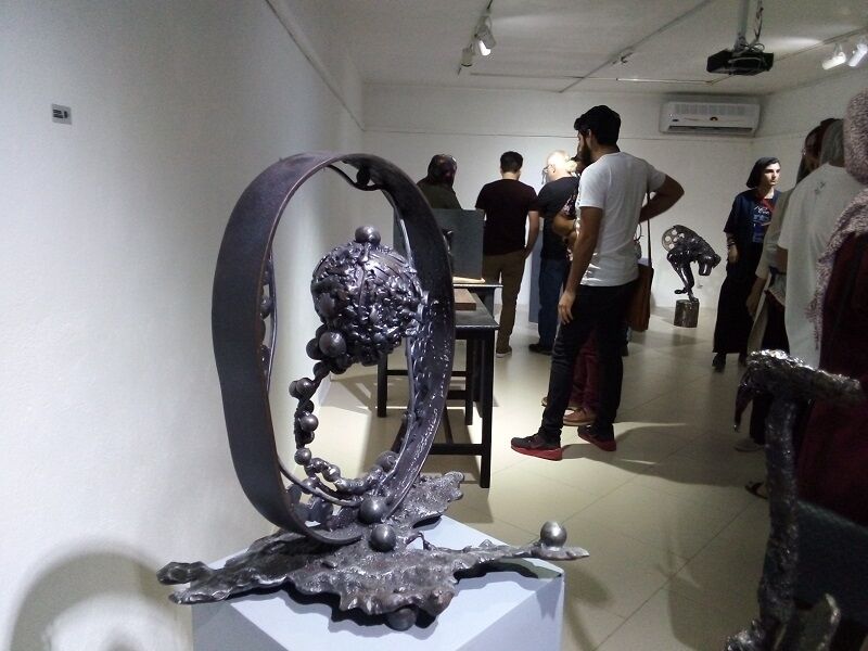ششمین نمایشگاه  مجسمه‌های فلزی بازیافتی در قائمشهر گشایش یافت