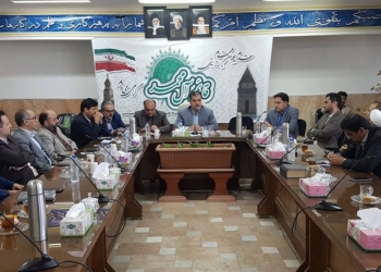 ملت ایران با فشار و تحریم به زانو در نمی‌آید