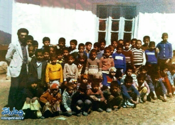 عکس دبستان قدیمی ازنی