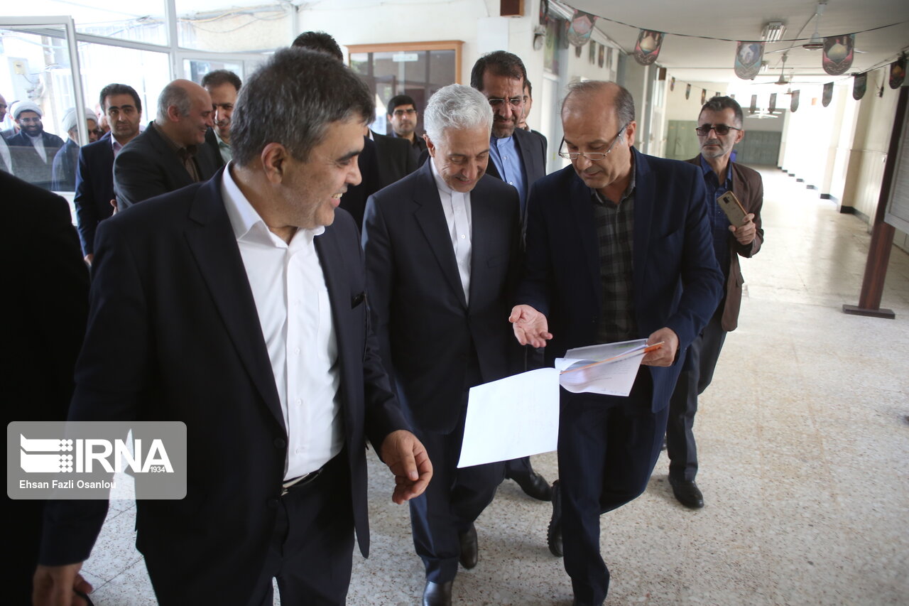 بازدید وزیر علوم، تحقیقات و فناوری از دانشگاه مازندران و نوشیروانی