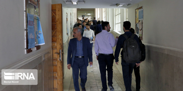 تحصیل حدود ۱۵۰ هزار دانشجو در مازندران