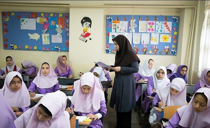 تمدید خدمت ۲هزار و 300 معلم بازنشسته در مازندران