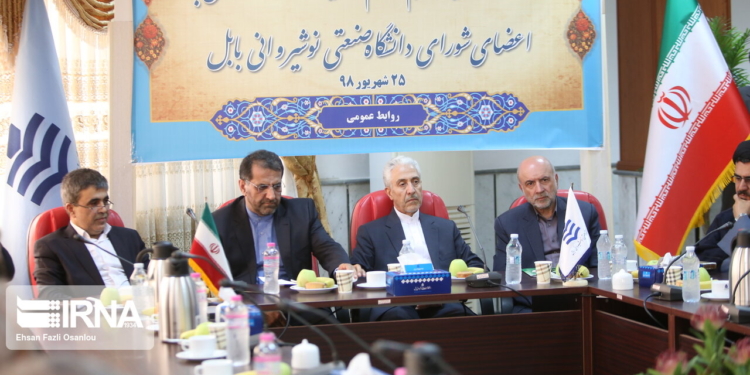 وزارت علوم ۲۵۰۰ کارشناس جذب می‌کند