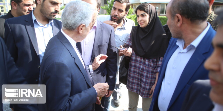 وزیر علوم: هیچ پرونده‌ قضایی برای فعالیت صنفی دانشجویان وجود ندارد