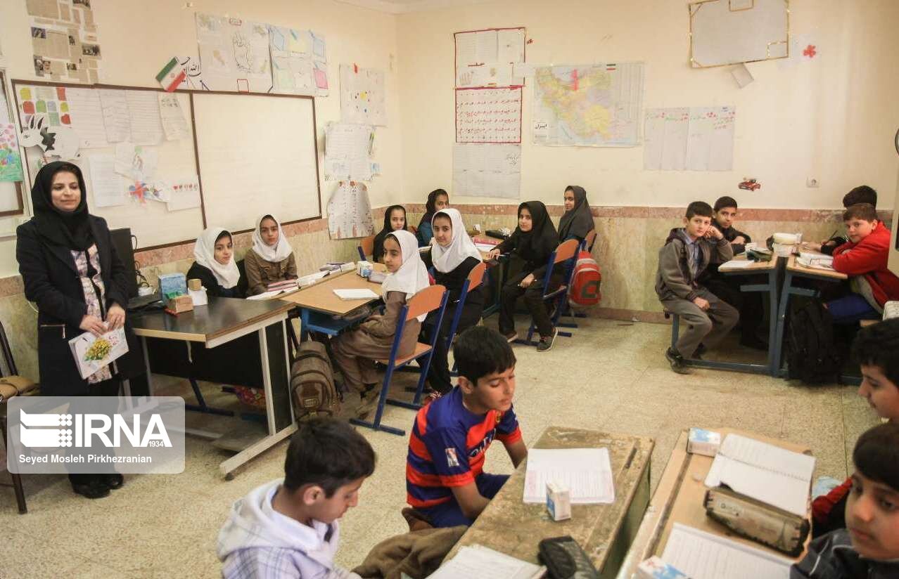 سهم ۸۶ درصدی زنان مازندران در کسب رتبه‌های برتر معلم پژوهنده