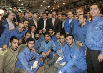 بازدید وزیر صنعت از شرکت خودروی مازندران در بابل
