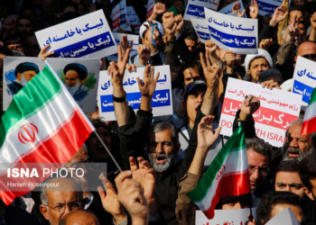 نیروی انتظامی در خط مقدم برقراری نظم و امنیت قرار دارد 