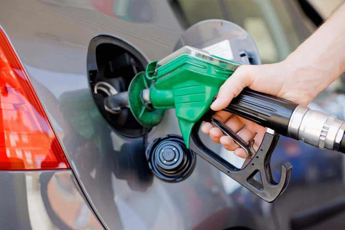 ۷۰ درصد بنزین مصرفی با نرخ دولتی تامین می‌شود