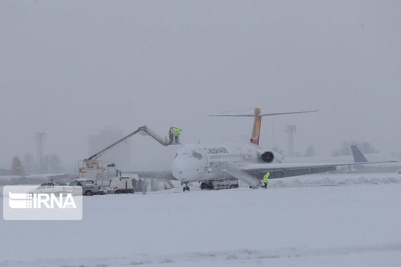 برف ، تعدادی از پروازهای فرودگاه های مازندران را لغو کرد