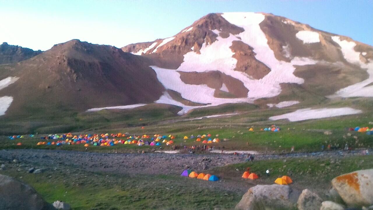 قله علم‌کوه کلاردشت پرطرفدار اما فاقد امکانات امدادی