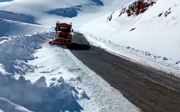 محورهای هراز و کیاسر برفی است