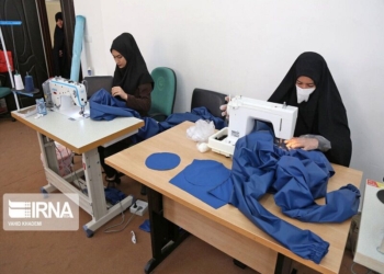 تهیه لباس بیمارستانی در جویبار برای مقابله با ویروس کرونا