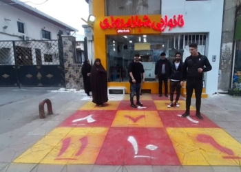 اقدام جالب بانوی نانوای قائمشهری در طرح فاصلهگذاری اجتماعی