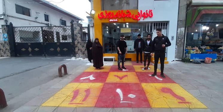اقدام جالب بانوی نانوای قائم‌شهری در طرح فاصله‌گذاری اجتماعی