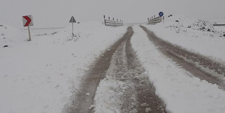 بارش برف بهاری در ارتفاعات هراز و کندوان/ کاهش دید در ارتفاعات سوادکوه