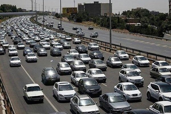 ترافیک سنگین آزادراه کرج-تهران/ بارندگی در جاده‌های تهران و البرز