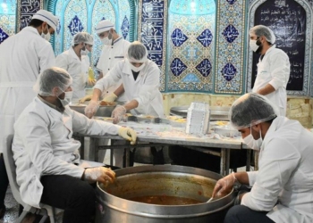 جنگ با کووید19 در سنگر بچه‌ هیئتی‌ها/ از بردن شاد به خانه‌های ناشاد تا بخشش با تنور داغ