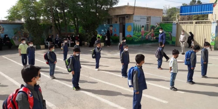 ابلاغ شیوه نامه های بهداشتی مدارس/ حضور دانش آموز اجباری نیست