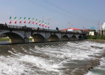 عده ای درپی تبدیل پل تاریخی چشمه کیله به پیاده رو هستند