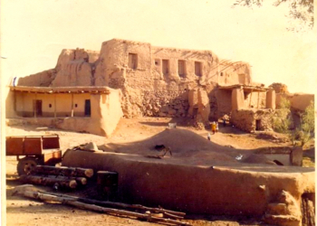 کهن دیار چهاردانگه، معرفی روستای سرخده، زادگاه شاعر مرثیه‌سرا نشاطی هزار جریبی