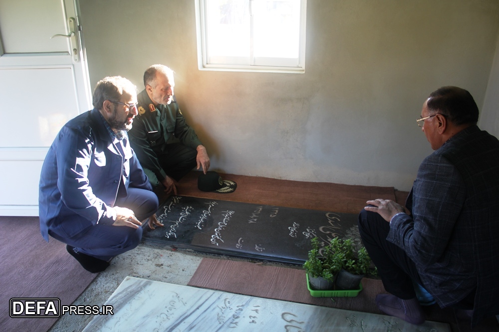 دیدار سردار «ملکی» با خانواده سرباز شهید «اسدی کنتایی» + تصاویر
