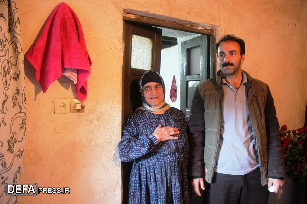دیدار سردار «ملکی» با خانواده سرباز شهید «اسدی کنتایی» + تصاویر