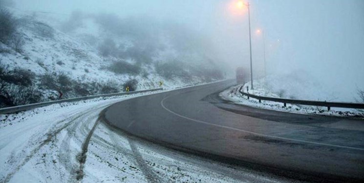 تمامی محورهای مازندران باز است/امکان تردد به سمنان از محور کیاسر مقدور نیست