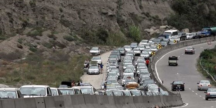 ترافیک سنگین در محورهای مازندران به دلیل بازگشت مسافران /روزانه ۲ میلیون تردد داریم