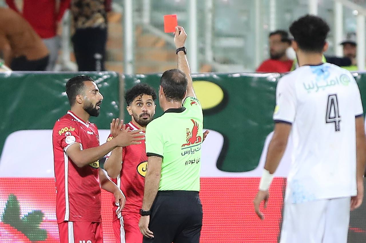 یک پاس گل و اخراج مستقیم حاصل کار عالیشاه در بازی مقابل پیکان