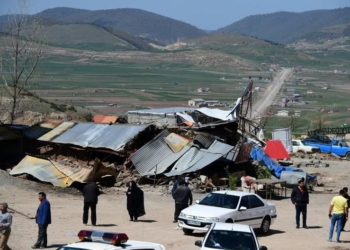 مستحدثات حریم جاده چهاردانگه با دستور قضایی رفع تصرف شد