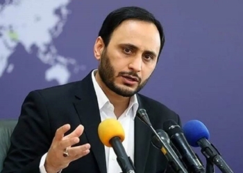 حضور در انتخابات از نان شب واجب‌تر است