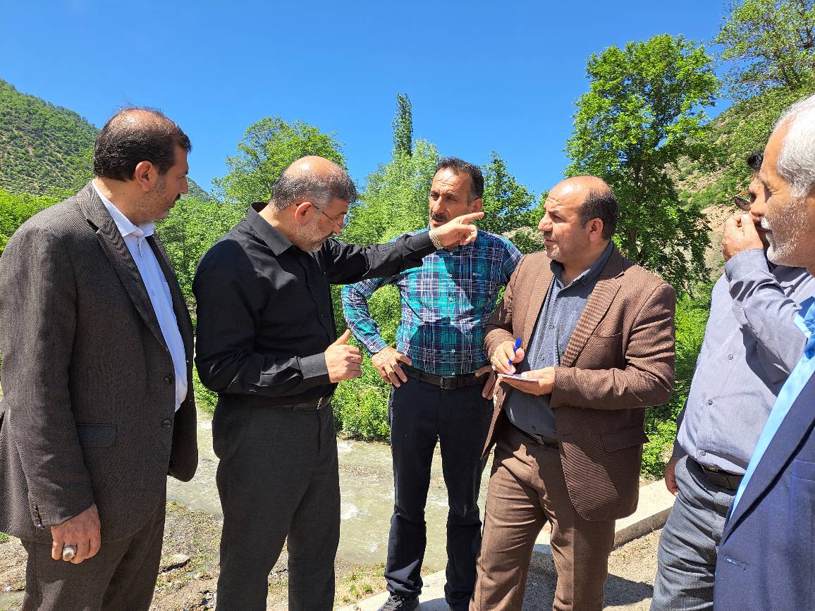بازدید میدانی دکتر نوبخت فرماندار مرکز استان از روستای کرسام