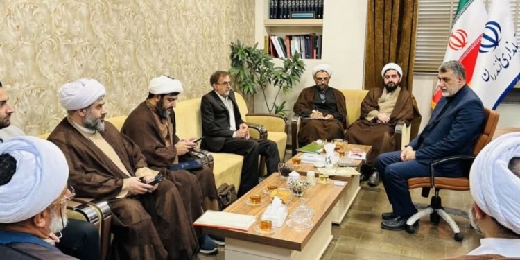 مشکلات محله در مساجد حل شود