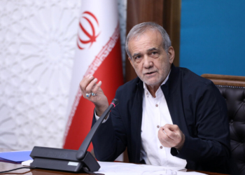 پزشکیان: مجلس دولت را در انتخاب و انتصاب مدیران کارآمد و تحول‌گرا کمک کند