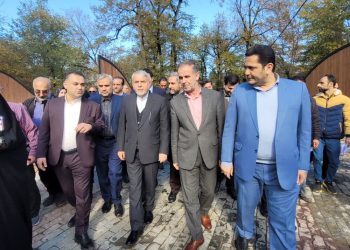 سرمایه‌گذارهای بخش گردشگری باید حمایت شوند