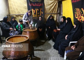 آیین سنتی سمنوپزان در سالروز شهادت حضرت فاطمه زهرا (س)