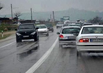 بارش باران و برف سبب لغزندگی جاده‌های شمال شد