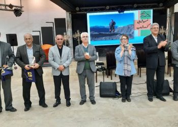 دورهمی کوهنوردان شهرستان آمل با طعم تجلیل از قهرمانان ملی و پیشکسوتان